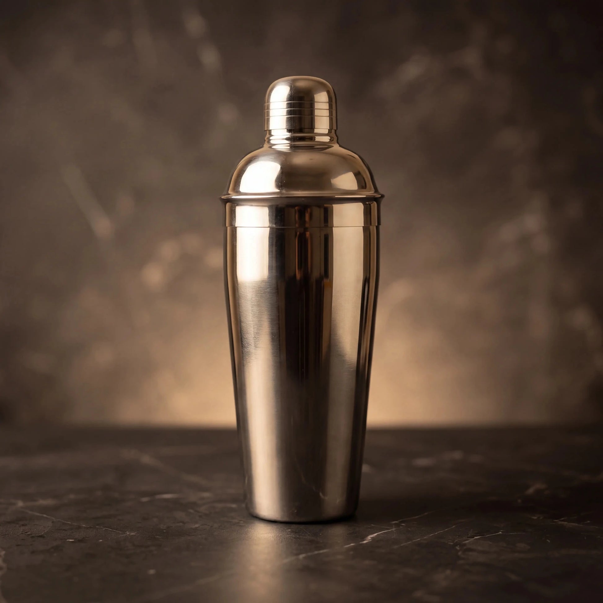 3 részes Koktél Shaker 750ml, fényes rozsdamentes acélból készült, ideális koktélok készítéséhez.